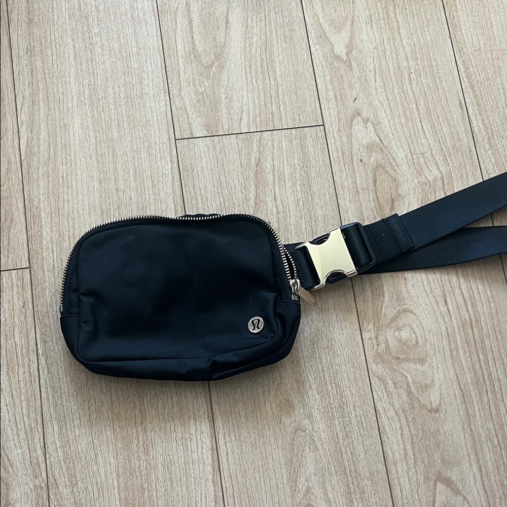 lululemon athletica Black Belt Bag